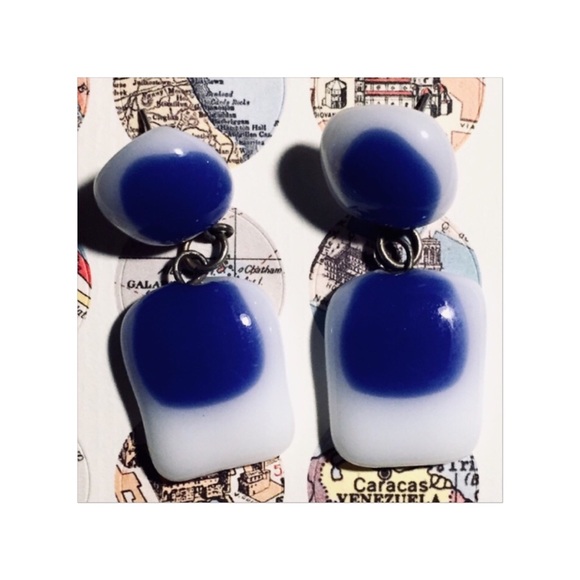 Vintage Mod Acrylic Drop Earrings in Blue White - Picture 2 of 5